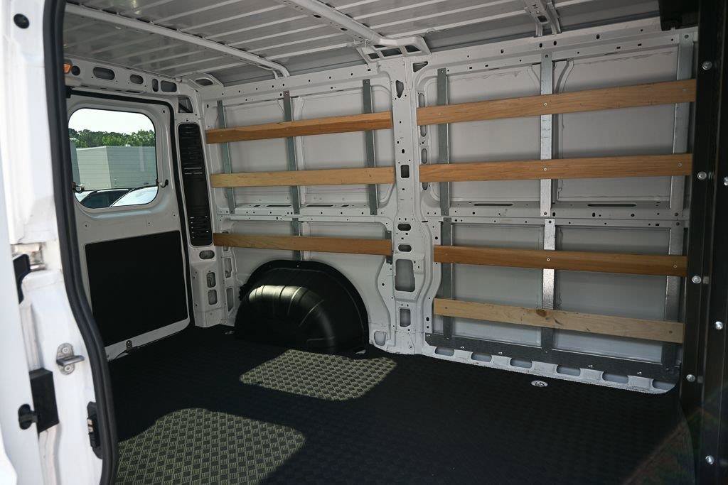 Used 2025 RAM ProMaster 2500 w/ U-Haul Equipment Group FWD image 20