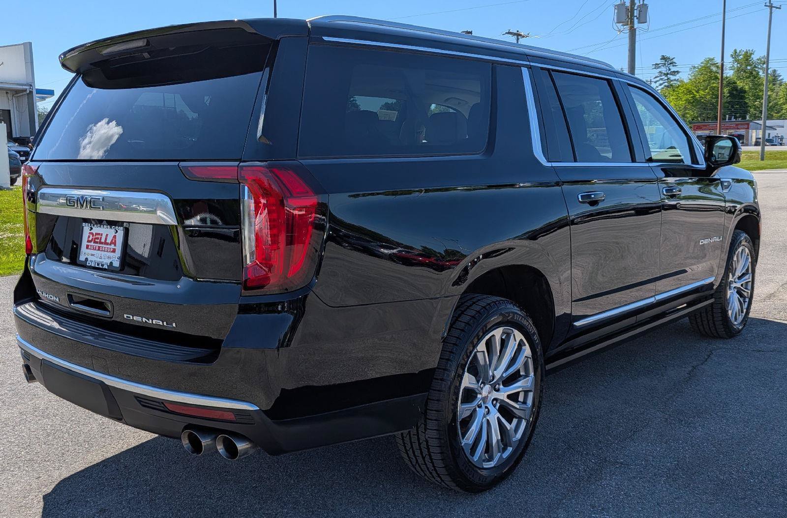 Used 2023 GMC Yukon XL Denali AWD/4WD image 8