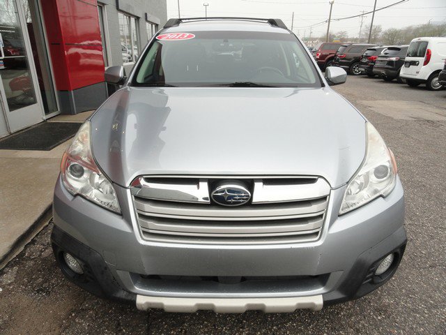 Used 2013 Subaru Outback 2.5i Limited AWD/4WD image 3