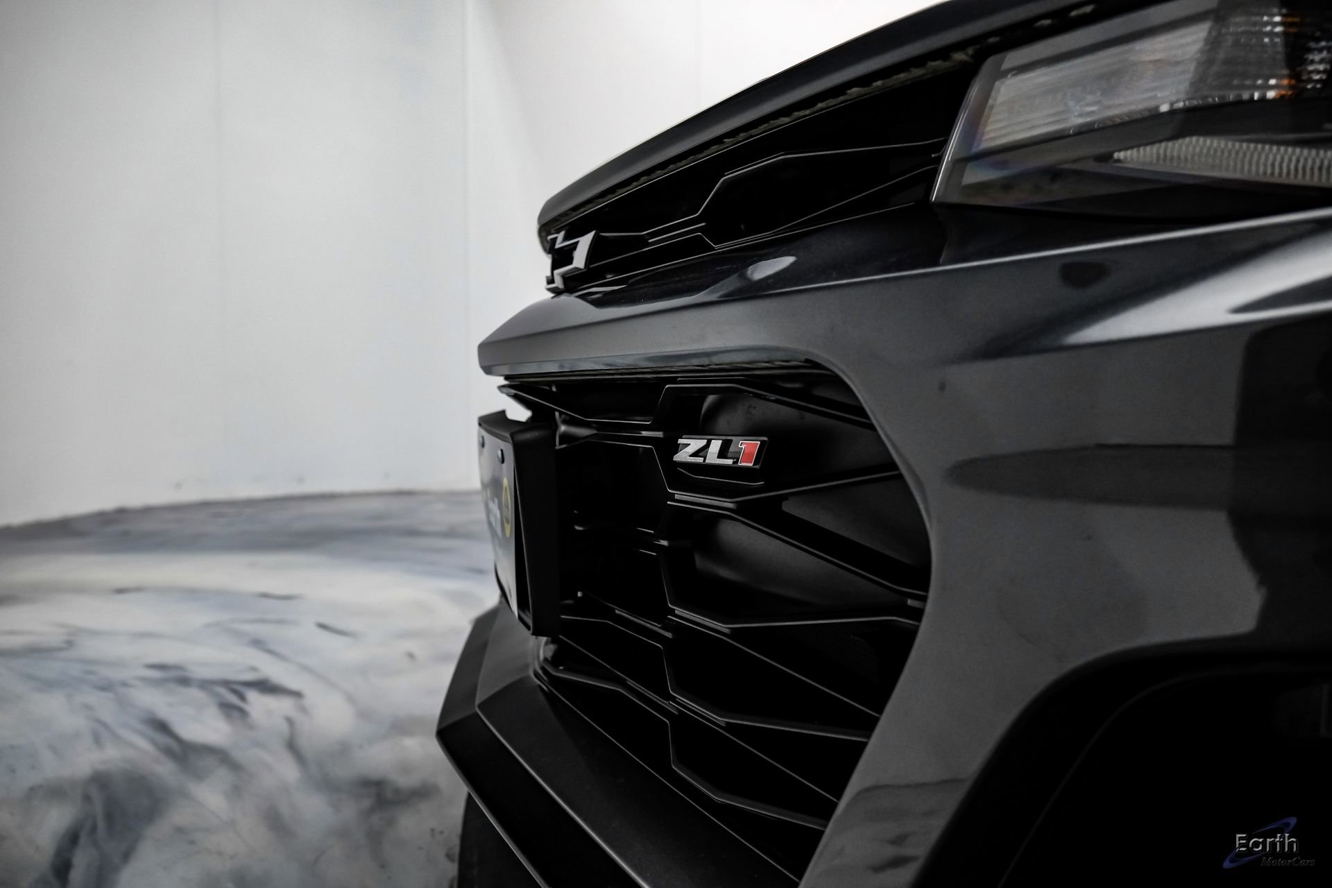 Used 2018 Chevrolet Camaro ZL1 RWD image 28