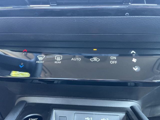 New 2025 Nissan Kicks SR image 22