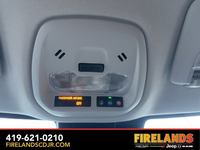 Used 2025 Chevrolet Trax LT w/ LT Convenience Package image 29