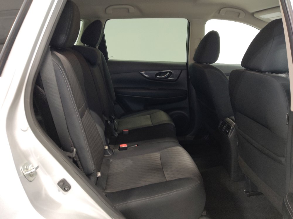 Used 2018 Nissan Rogue SV w/ Premium Package image 19