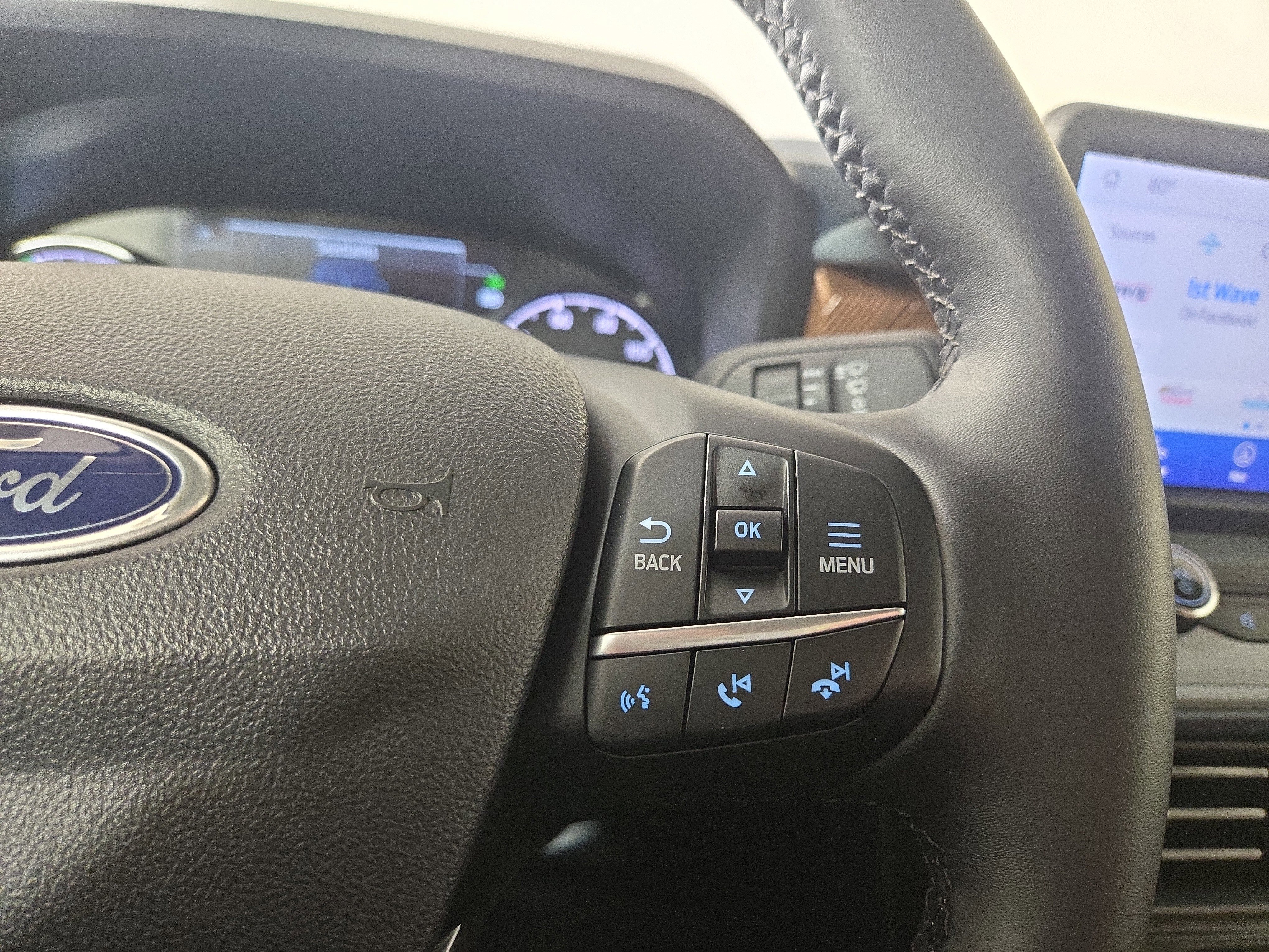 Used 2024 Ford Maverick Lariat image 16