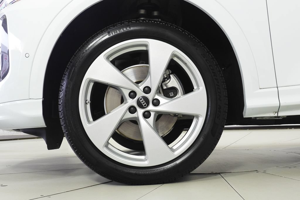 Used 2025 Audi Q5 Premium Plus w/ Premium Plus AWD/4WD image 5
