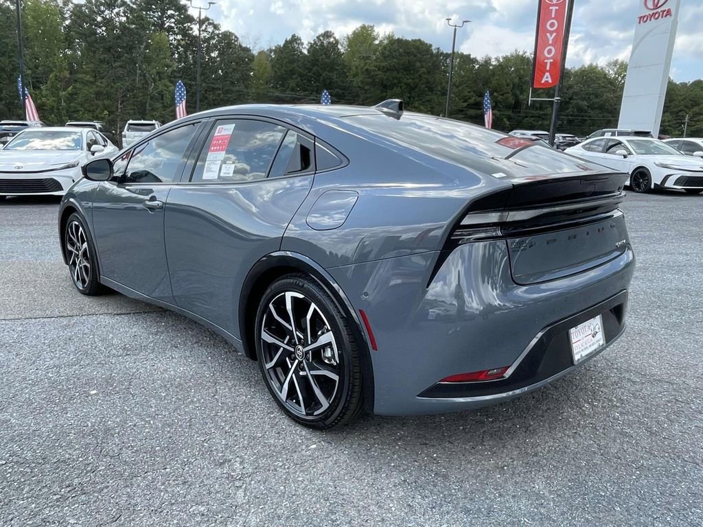 Used 2025 Toyota Prius Plug-In Hybrid w/ Limited Premium Package image 5