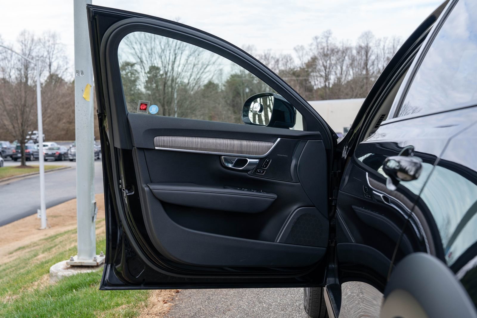 Used 2023 Volvo V90 B6 Cross Country Plus image 16