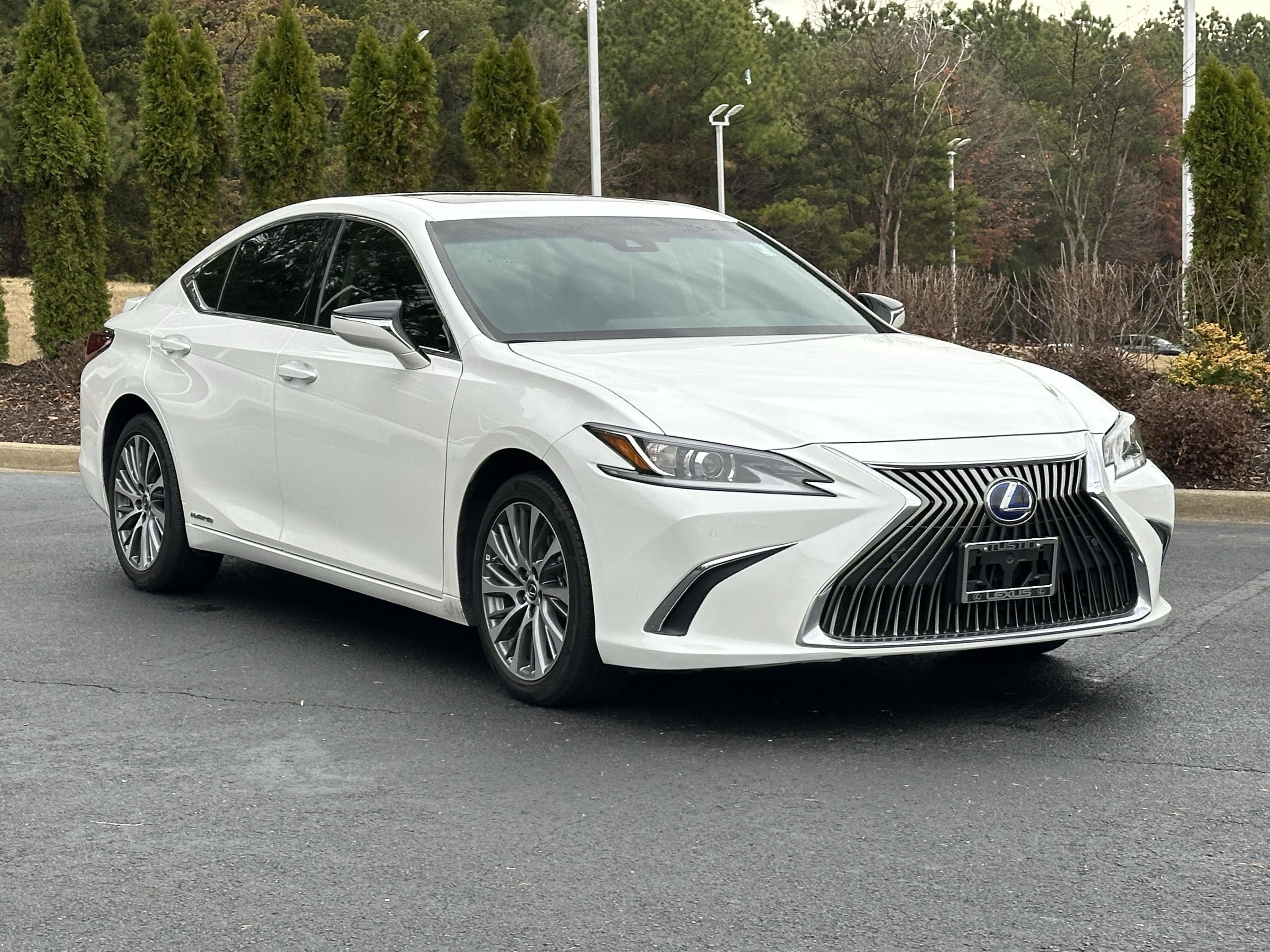 Used 2020 Lexus ES 300h w/ Premium Package video 2