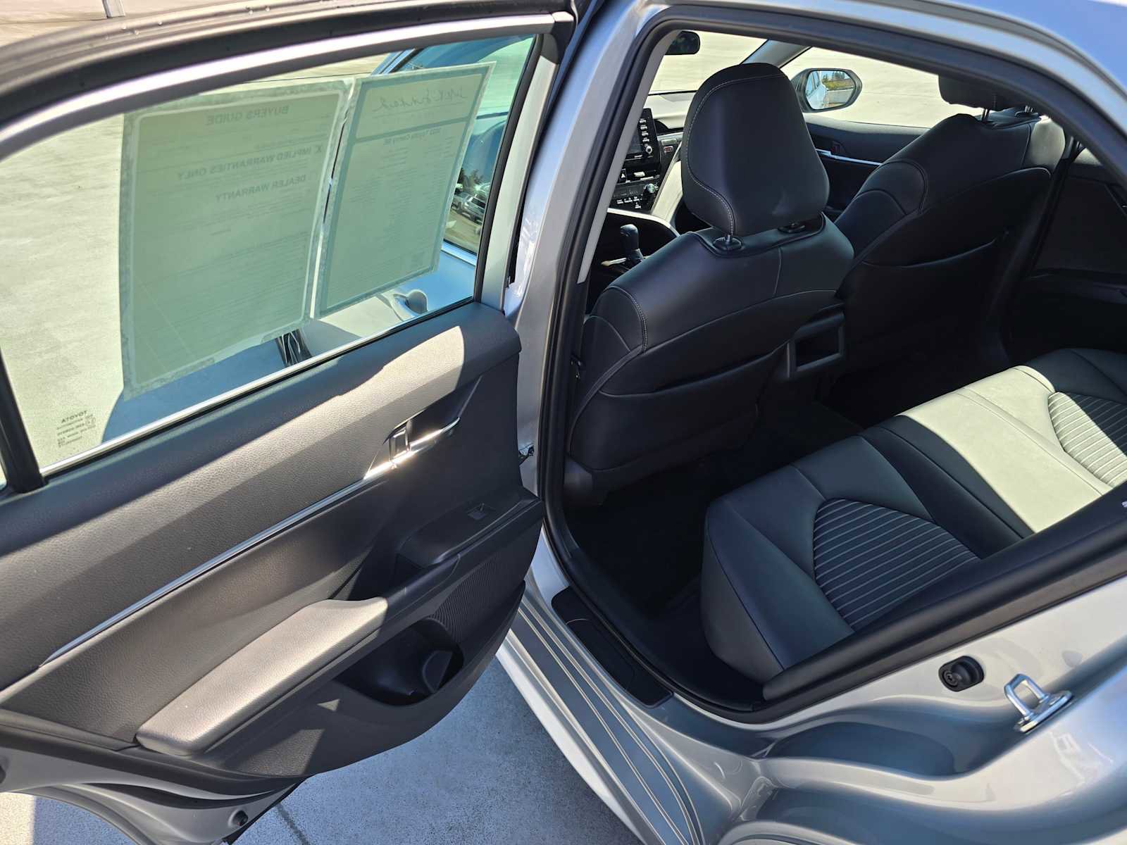 Certified 2022 Toyota Camry SE w/ Cold Weather Package image 15