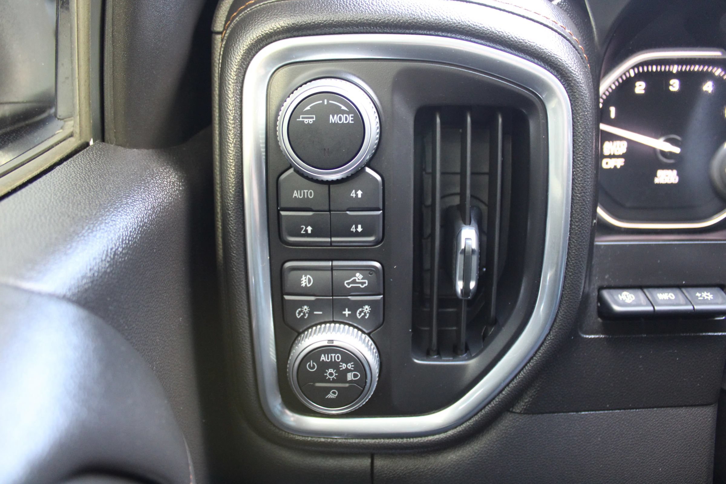 Used 2020 GMC Sierra 1500 AT4 w/ AT4 Premium Package AWD/4WD image 19