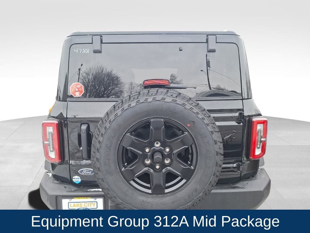 New 2025 Ford Bronco Outer Banks w/ Black Appearance Package image 3