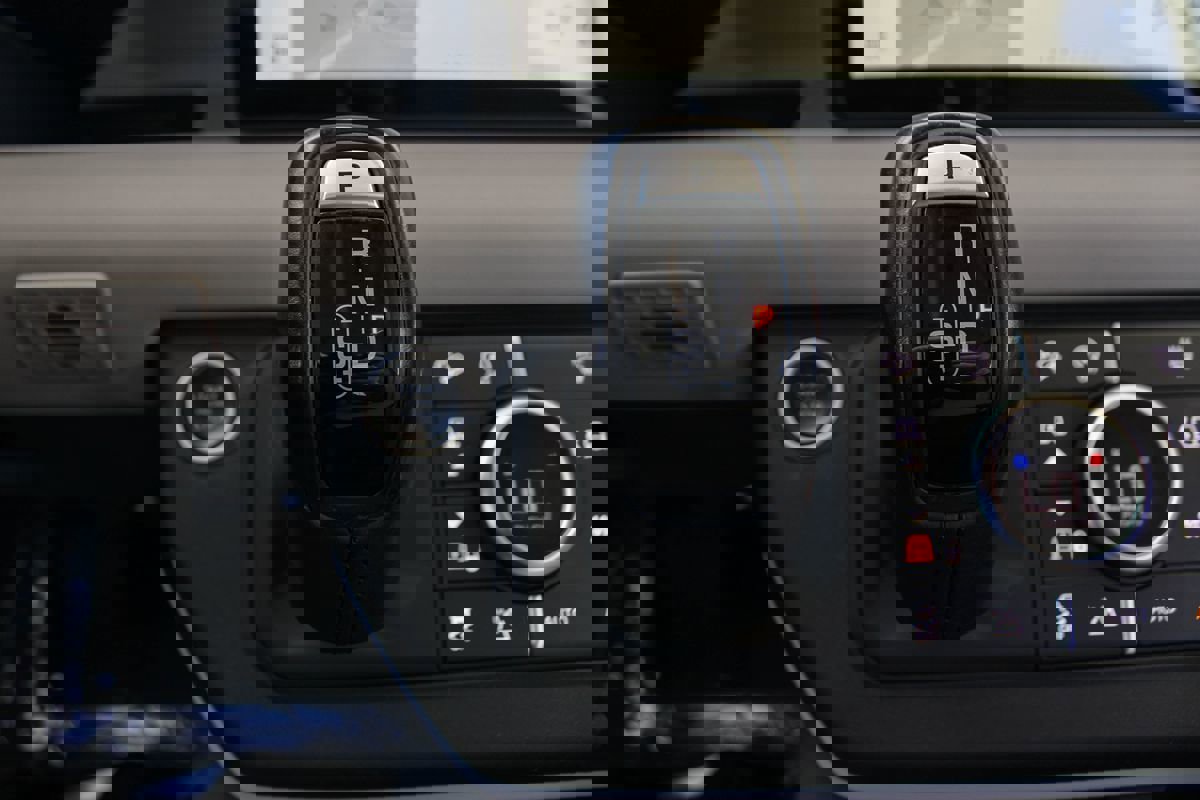 Used 2021 Land Rover Defender 110 SE image 38