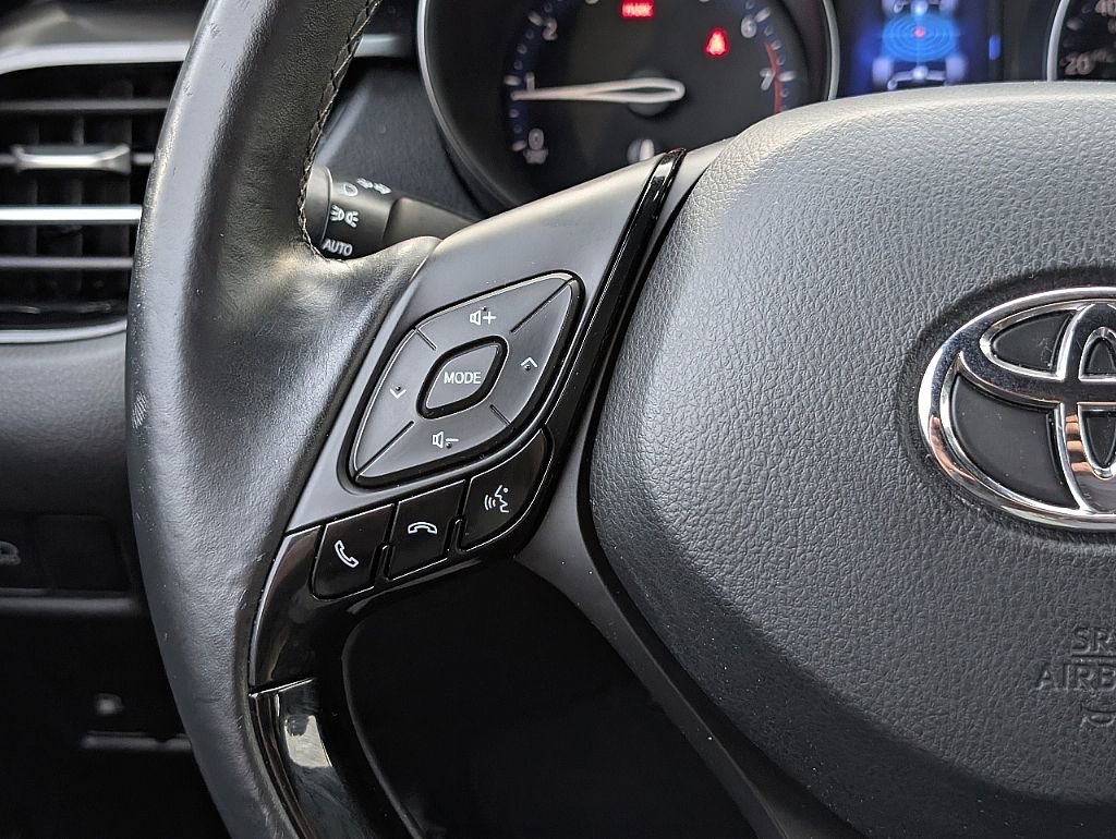 Used 2018 Toyota C-HR XLE image 29