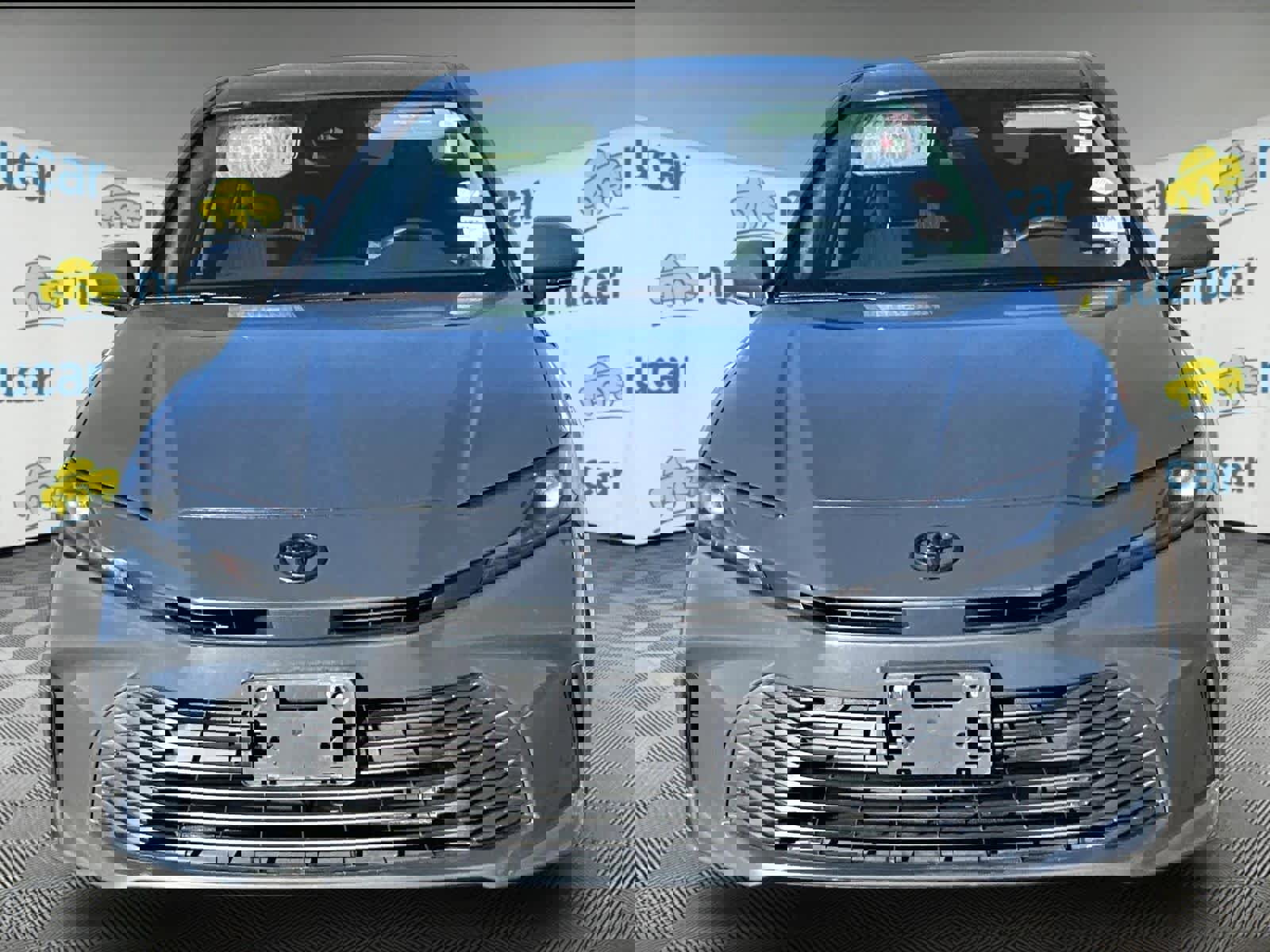 Used 2025 Toyota Camry LE video 2