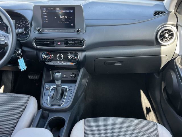 Used 2023 Hyundai Kona SE w/ Cargo Package image 18