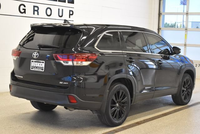 Used 2019 Toyota Highlander SE AWD/4WD image 4