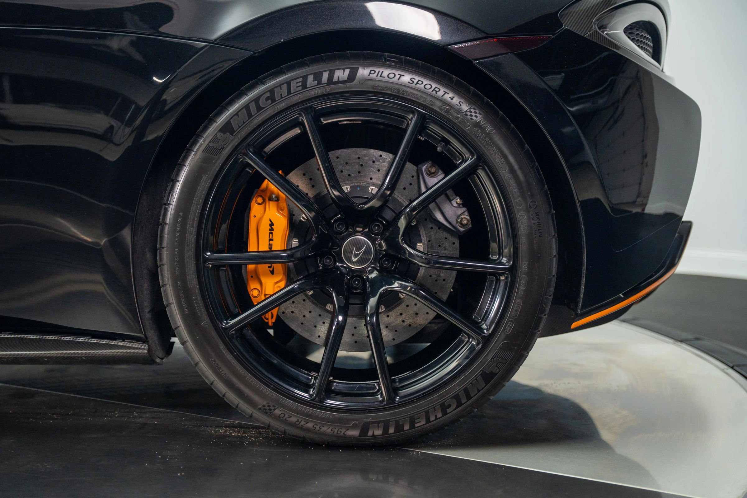 Used 2017 McLaren 570S Coupe image 18