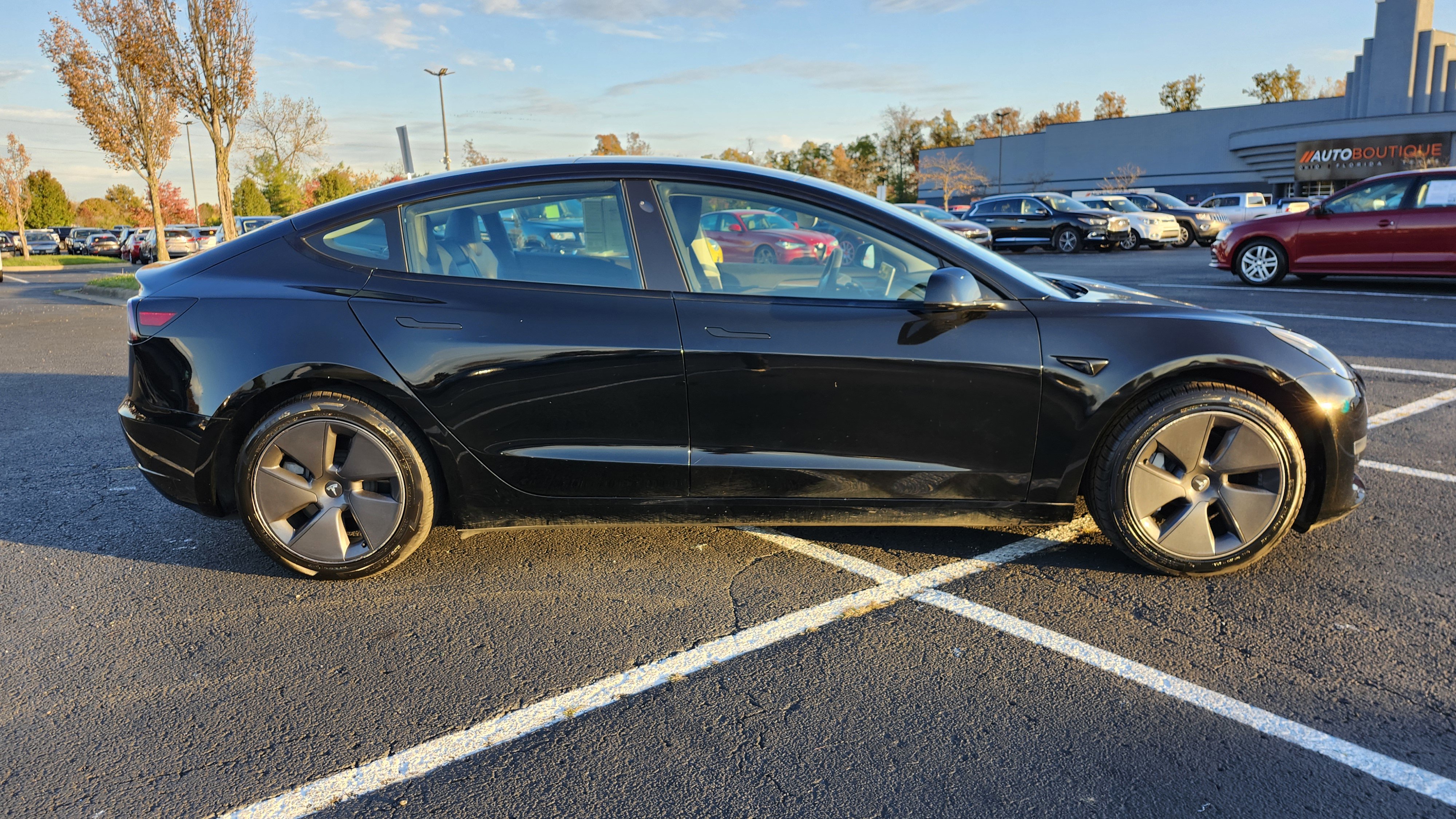 Used 2023 Tesla Model 3 Standard Range image 12