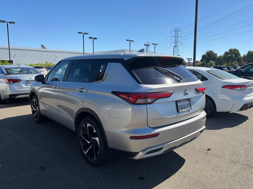 Used 2024 Mitsubishi Outlander SE AWD/4WD image 4