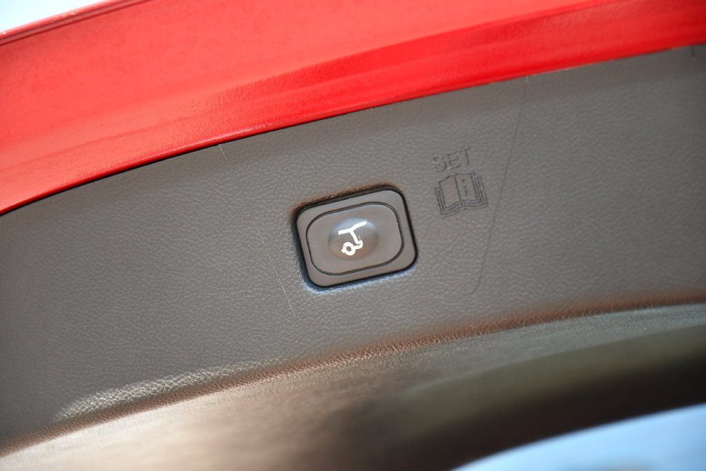 Used 2020 Ford Edge ST-Line FWD image 38