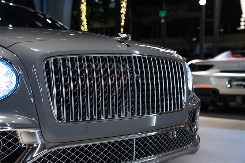Used 2024 Bentley Flying Spur V8 AWD/4WD image 20