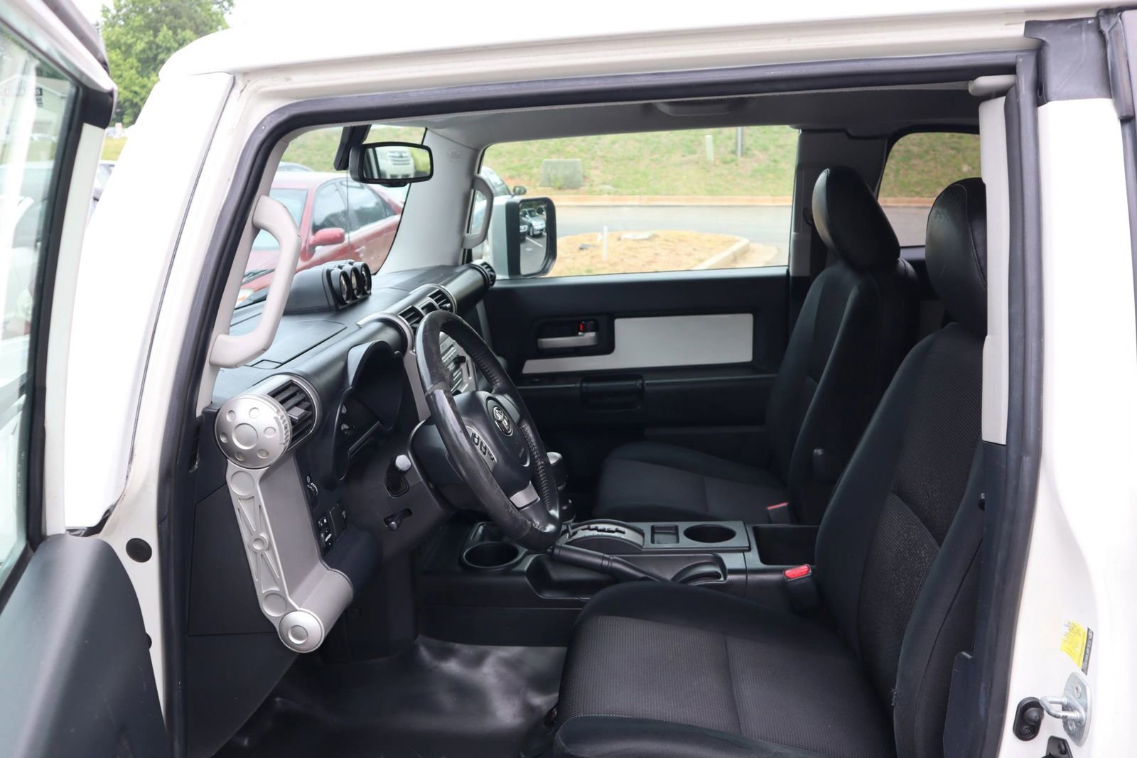 Used 2010 Toyota FJ Cruiser 4WD image 9