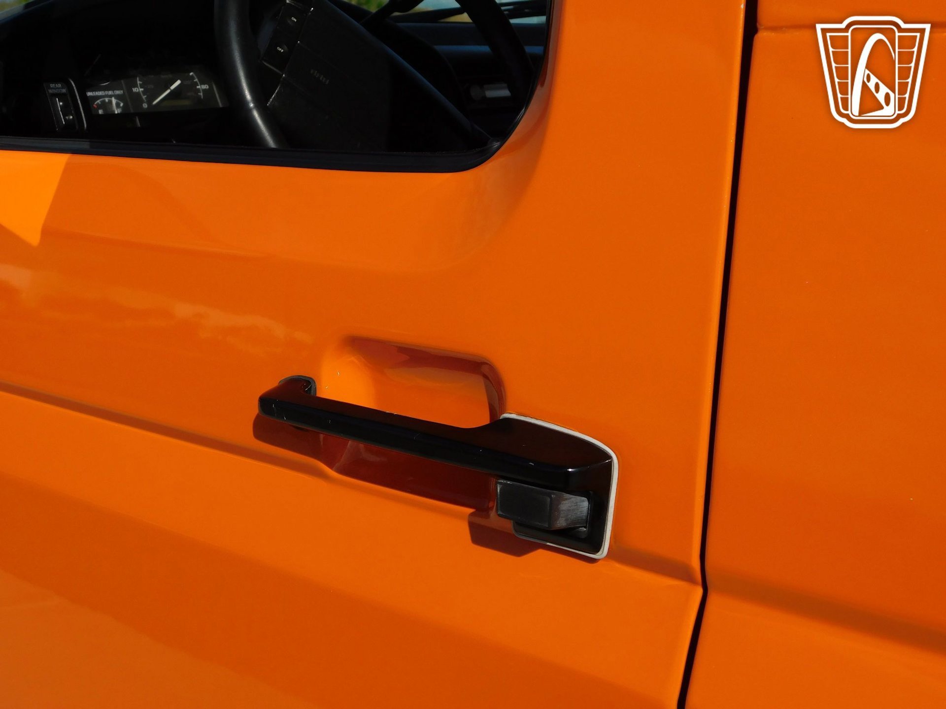 Used 1996 Ford Bronco image 3