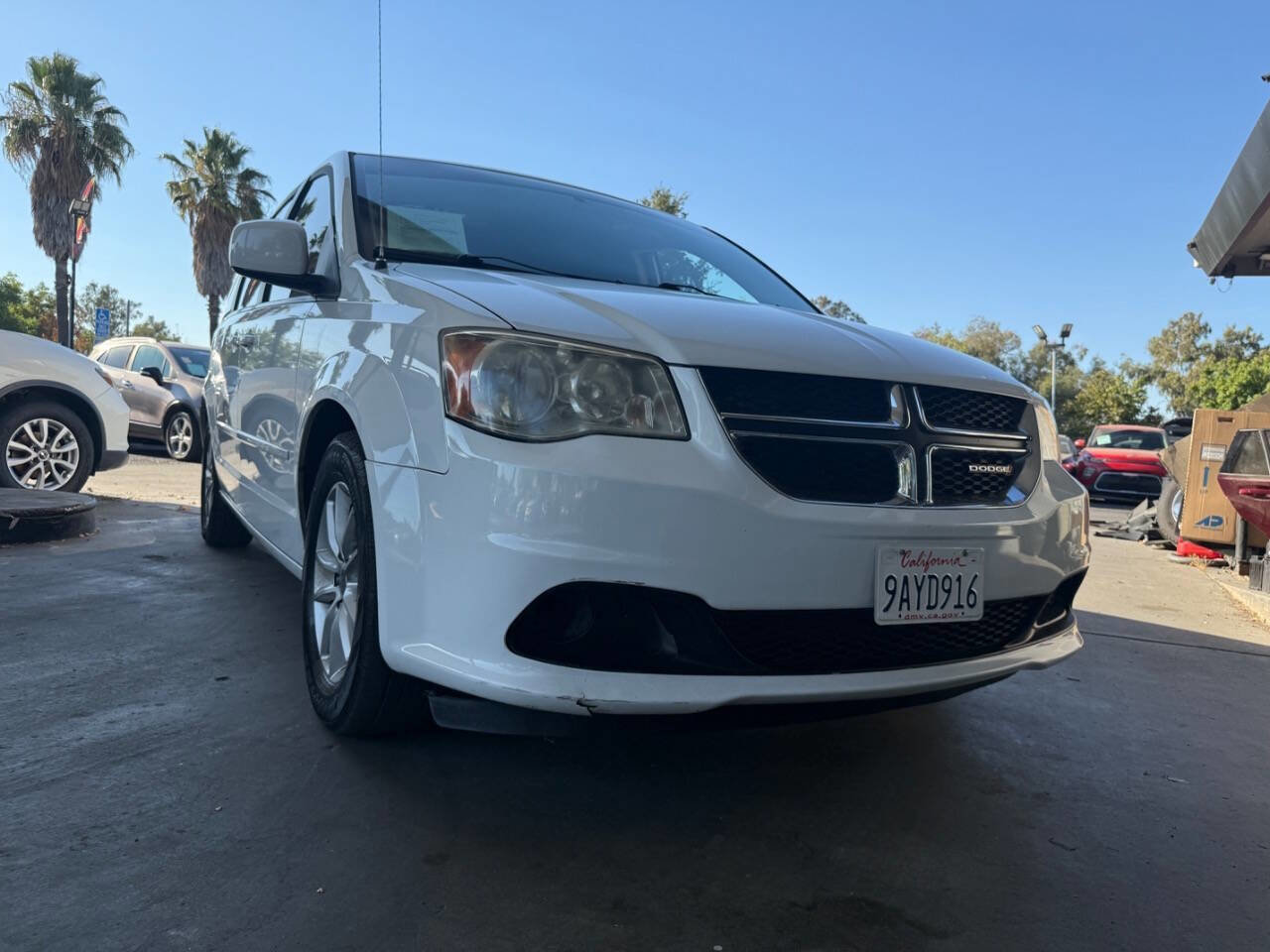 Used 2014 Dodge Grand Caravan SXT FWD image 29