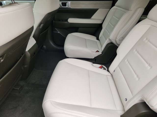 Used 2025 Hyundai Santa Fe Calligraphy image 31