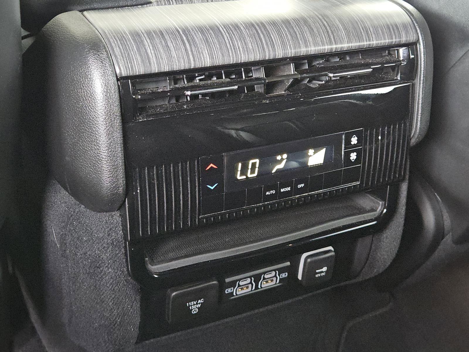 Used 2024 Jeep Wagoneer L Series II w/ Flexible Seating Group image 30