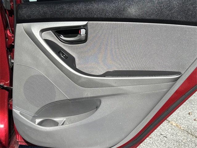 Used 2015 Hyundai Elantra SE w/ Option Group 02 image 16