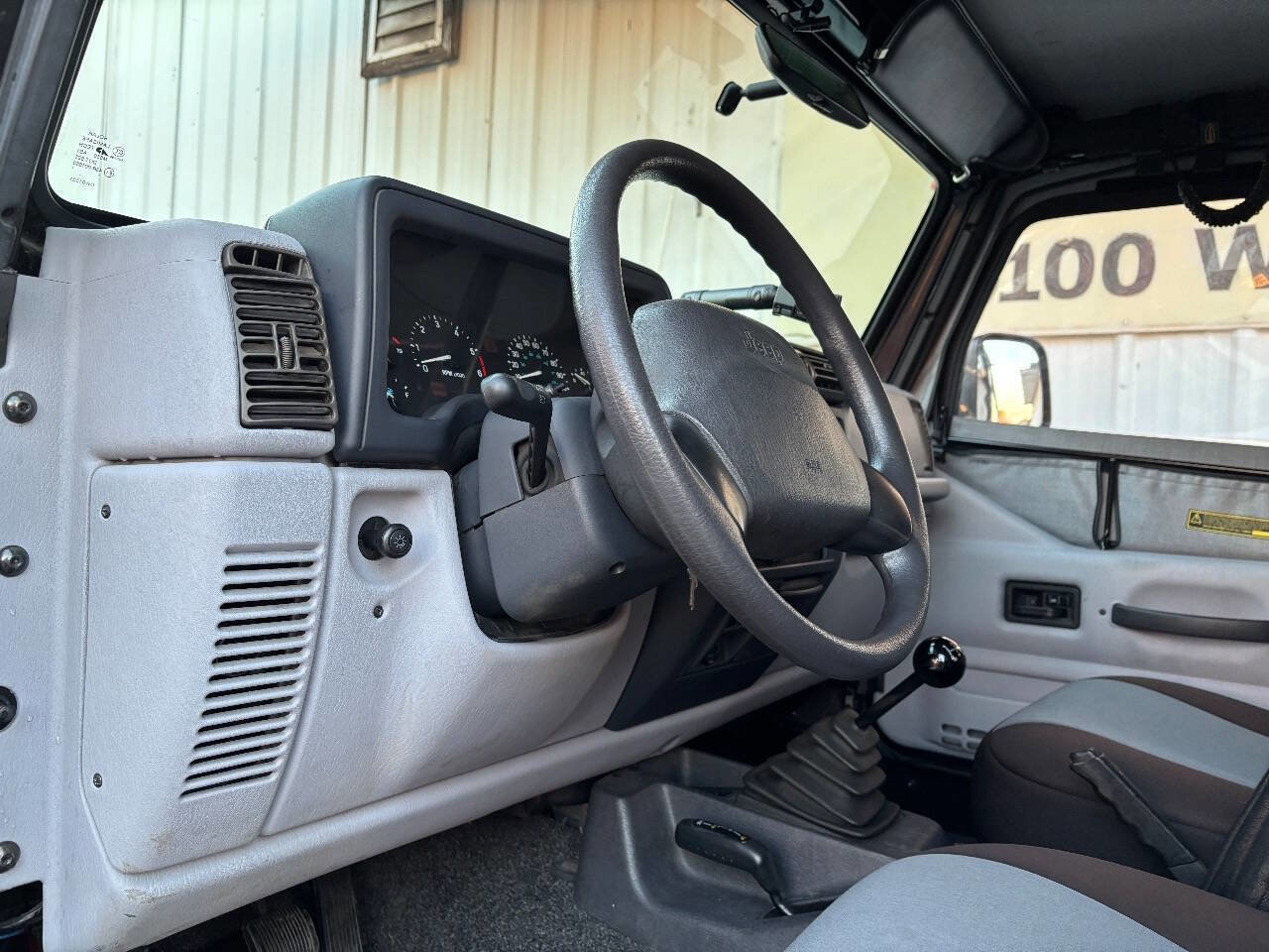 Used 1998 Jeep Wrangler SE image 12