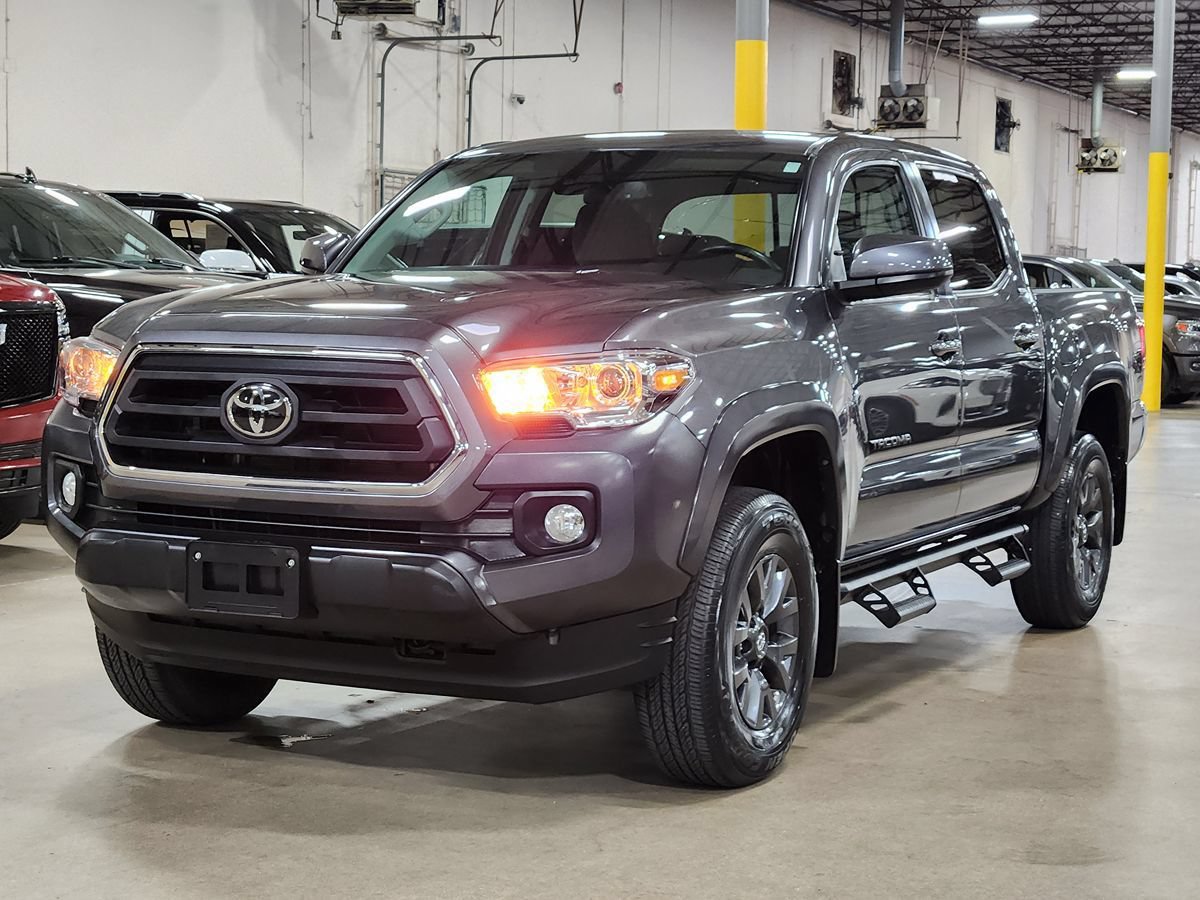 Used 2022 Toyota Tacoma SR5 RWD image 4