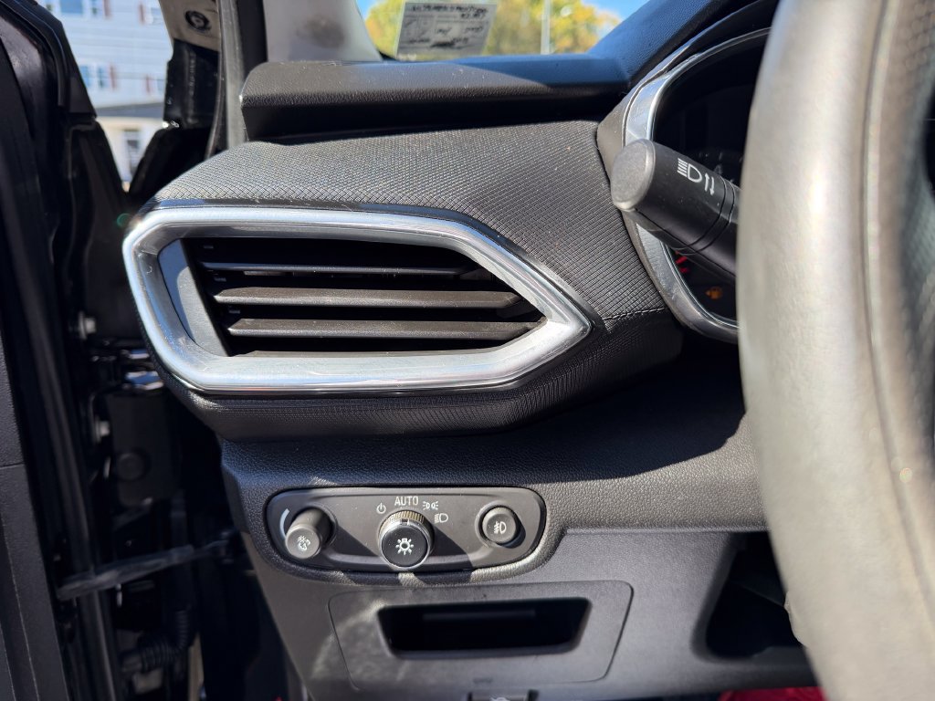Used 2023 Chevrolet TrailBlazer LT AWD/4WD image 15