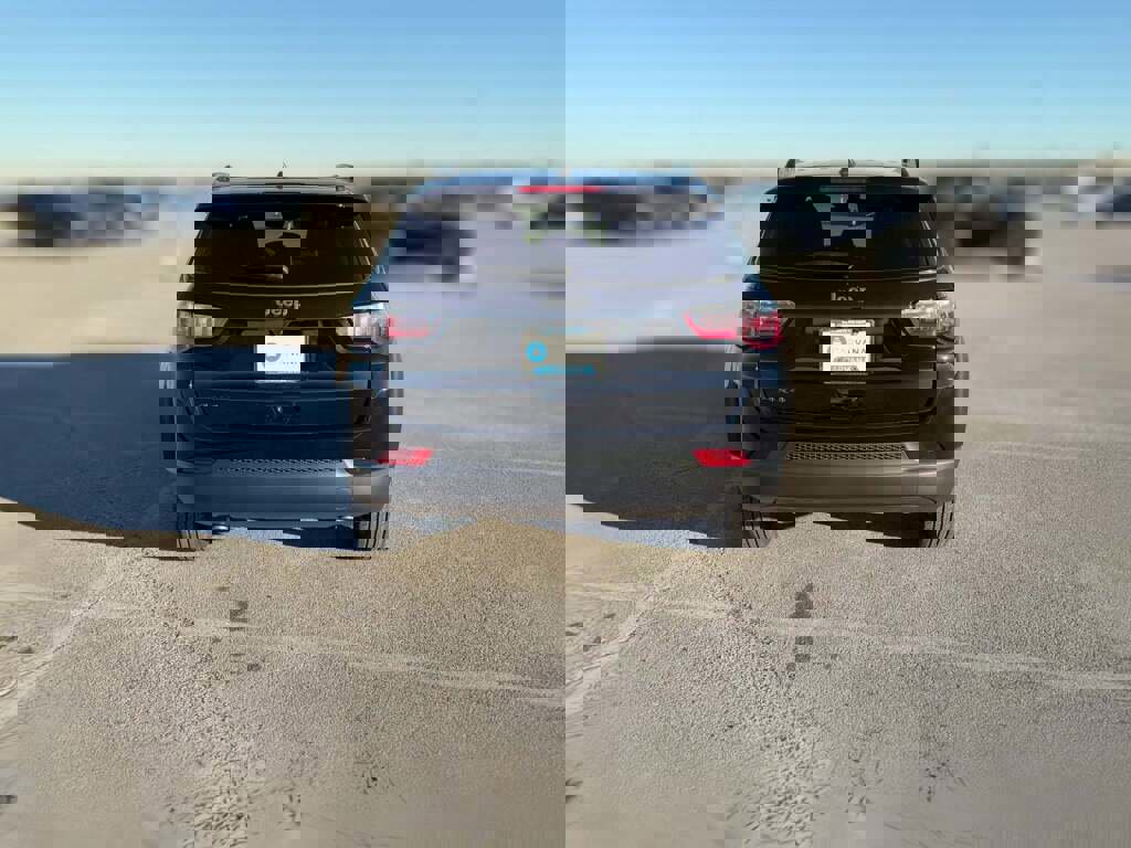 New 2026 Jeep Compass Latitude image 10