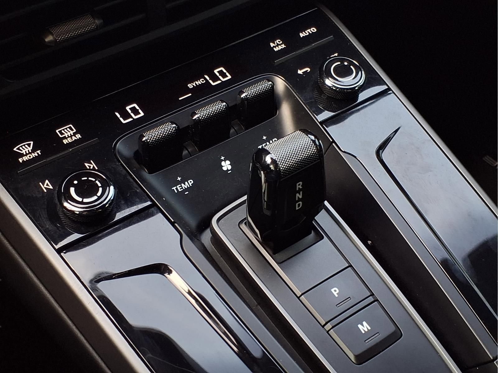 Used 2025 Porsche 911 Carrera RWD image 25