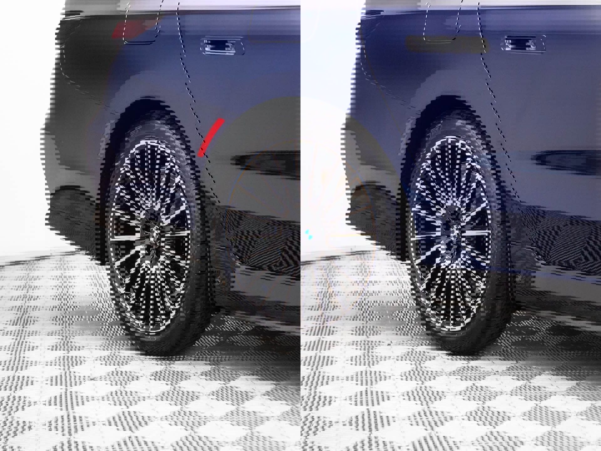 New 2026 BMW 750e xDrive w/ Executive Package image 40