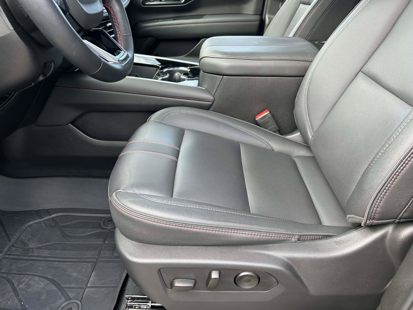 Used 2026 Chevrolet Tahoe RST w/ Comfort Package AWD/4WD image 16