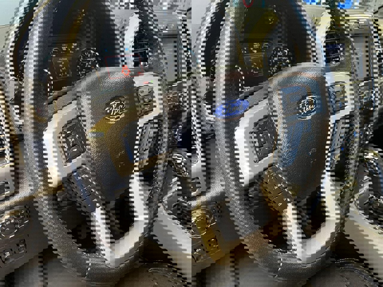 Used 2019 Ford F150 Lariat image 22