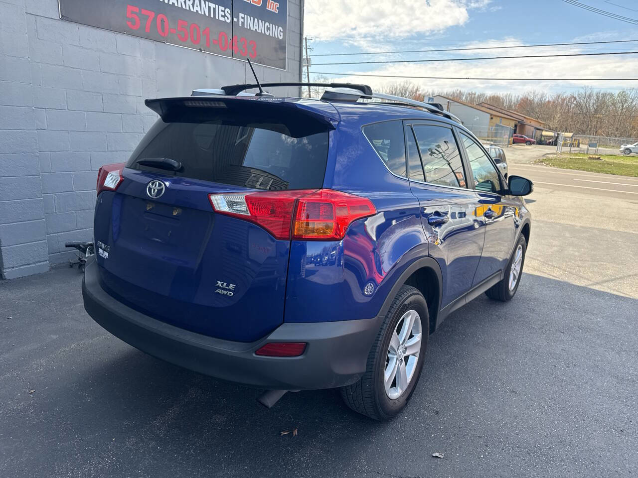 Used 2014 Toyota RAV4 XLE AWD/4WD image 8
