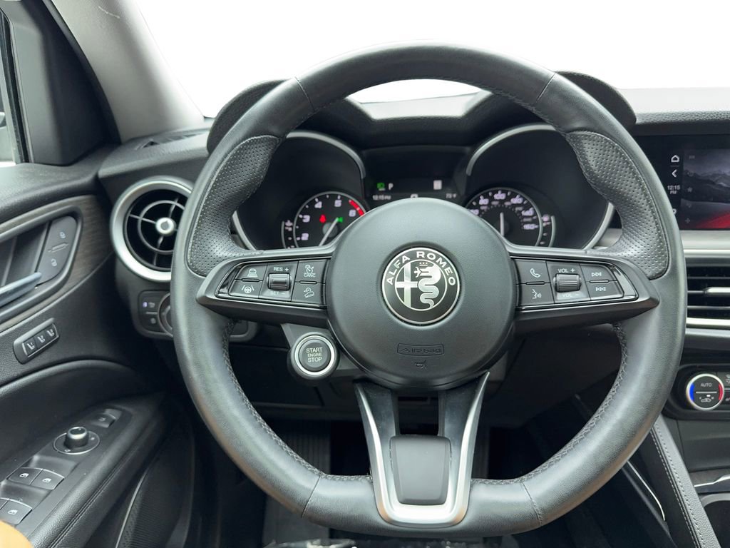 Used 2021 Alfa Romeo Stelvio Ti w/ Nero Edizione image 13