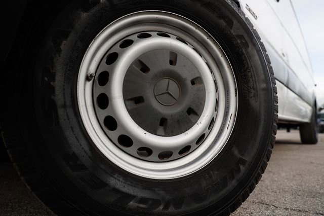 Used 2016 Mercedes-Benz Sprinter 2500 image 31