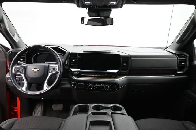Used 2025 Chevrolet Silverado 1500 LT AWD/4WD image 22