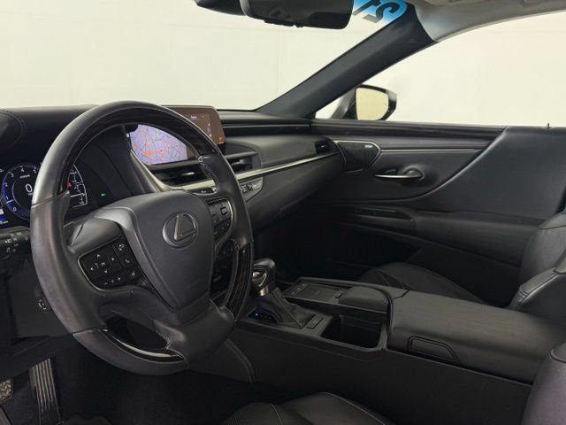Used 2021 Lexus ES 350 Ultra Luxury w/ Accessory Package 2 FWD image 4