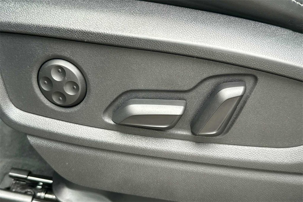 Used 2023 Audi SQ5 Premium Plus w/ Premium Plus Package image 13