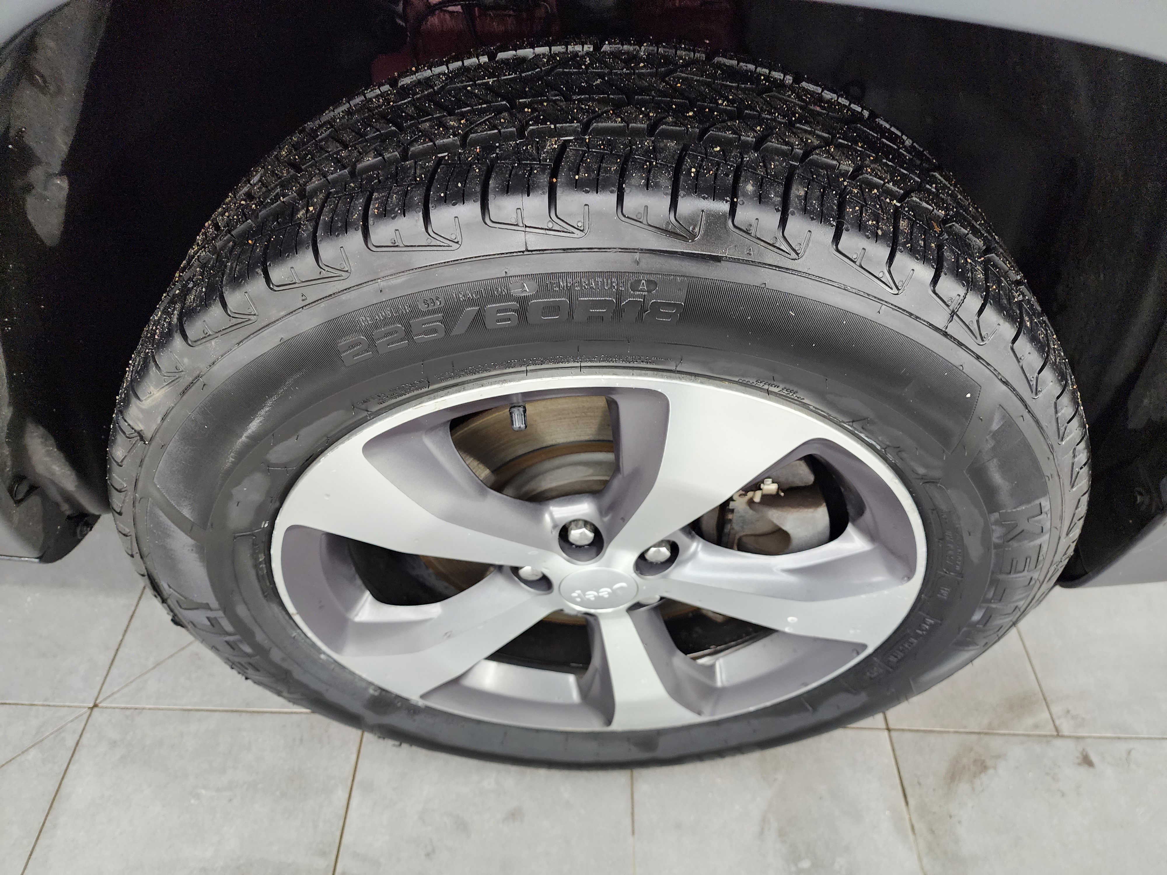 Used 2020 Jeep Cherokee Limited image 3