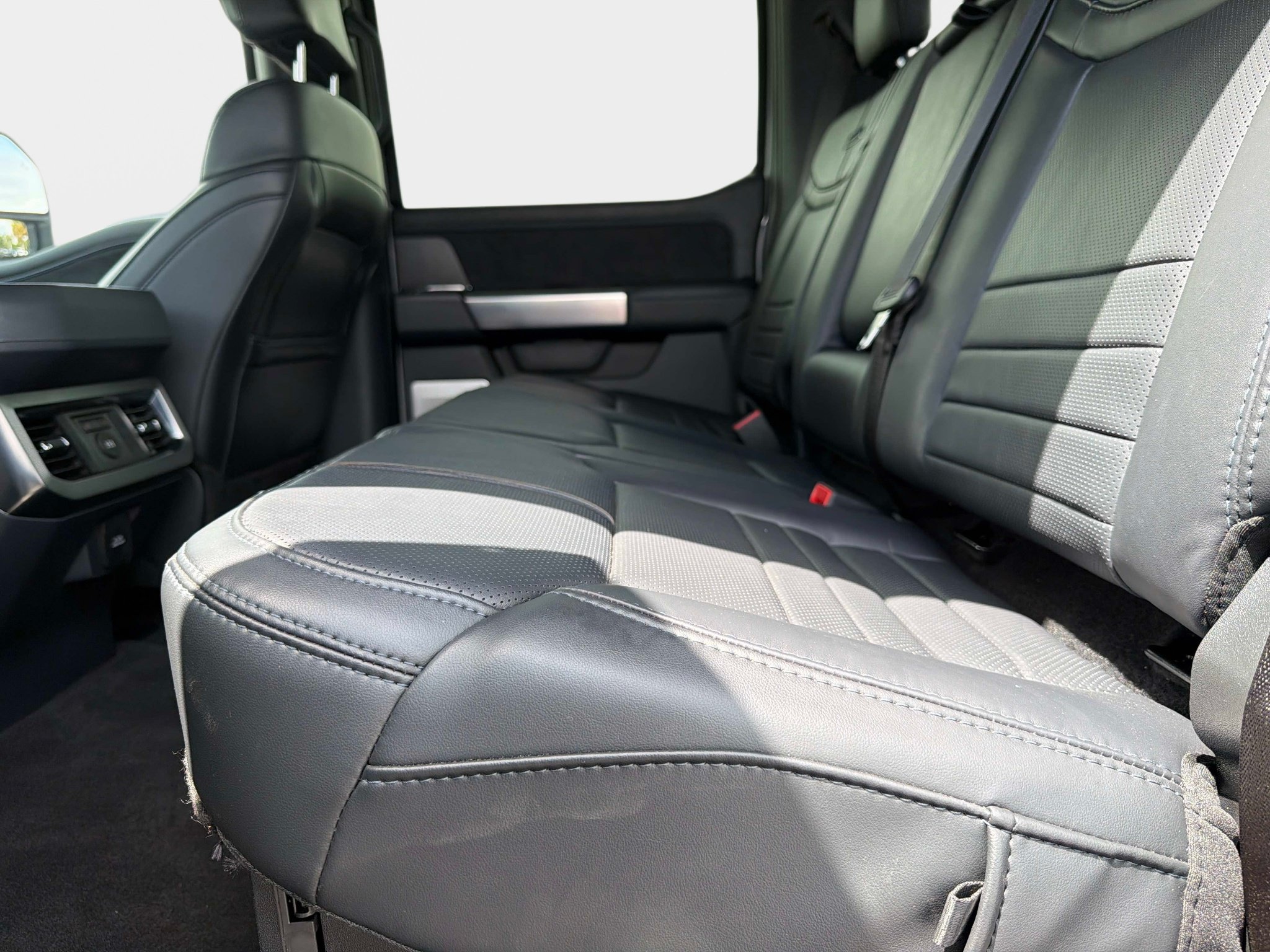 Used 2025 Ford F250 Platinum AWD/4WD image 25