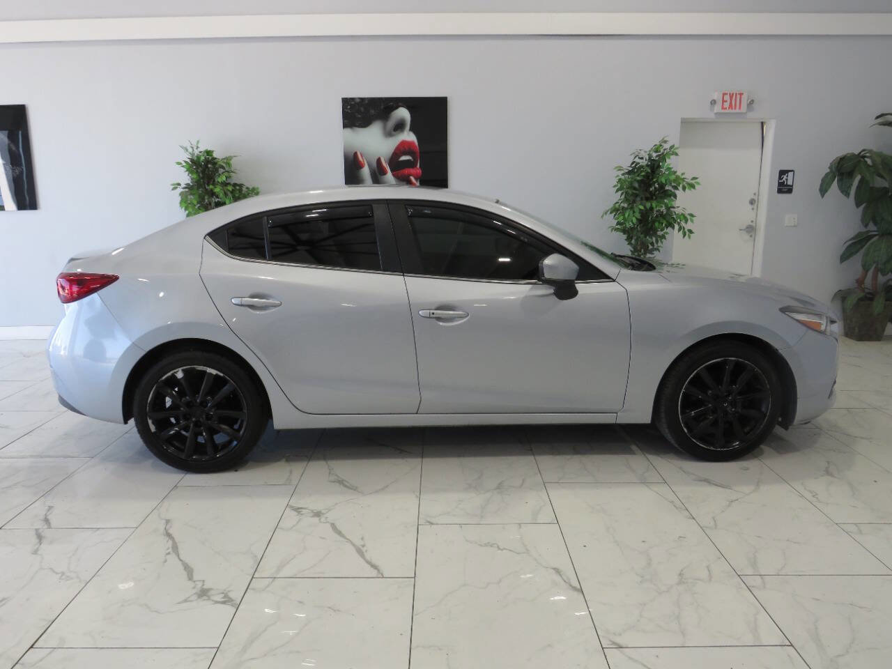 Used 2017 MAZDA MAZDA3 Touring image 2