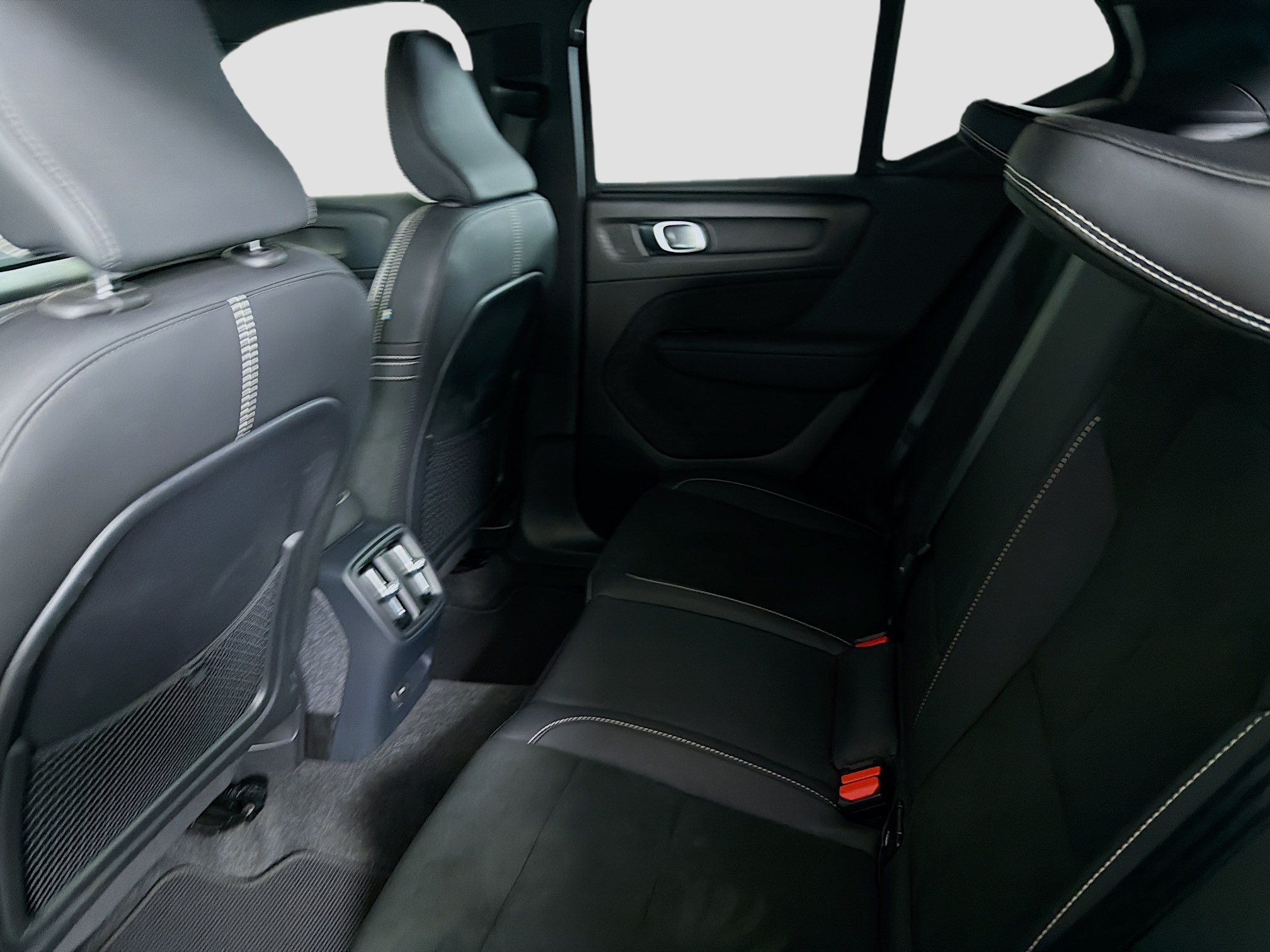 Used 2023 Volvo XC40 Recharge Plus AWD/4WD image 27
