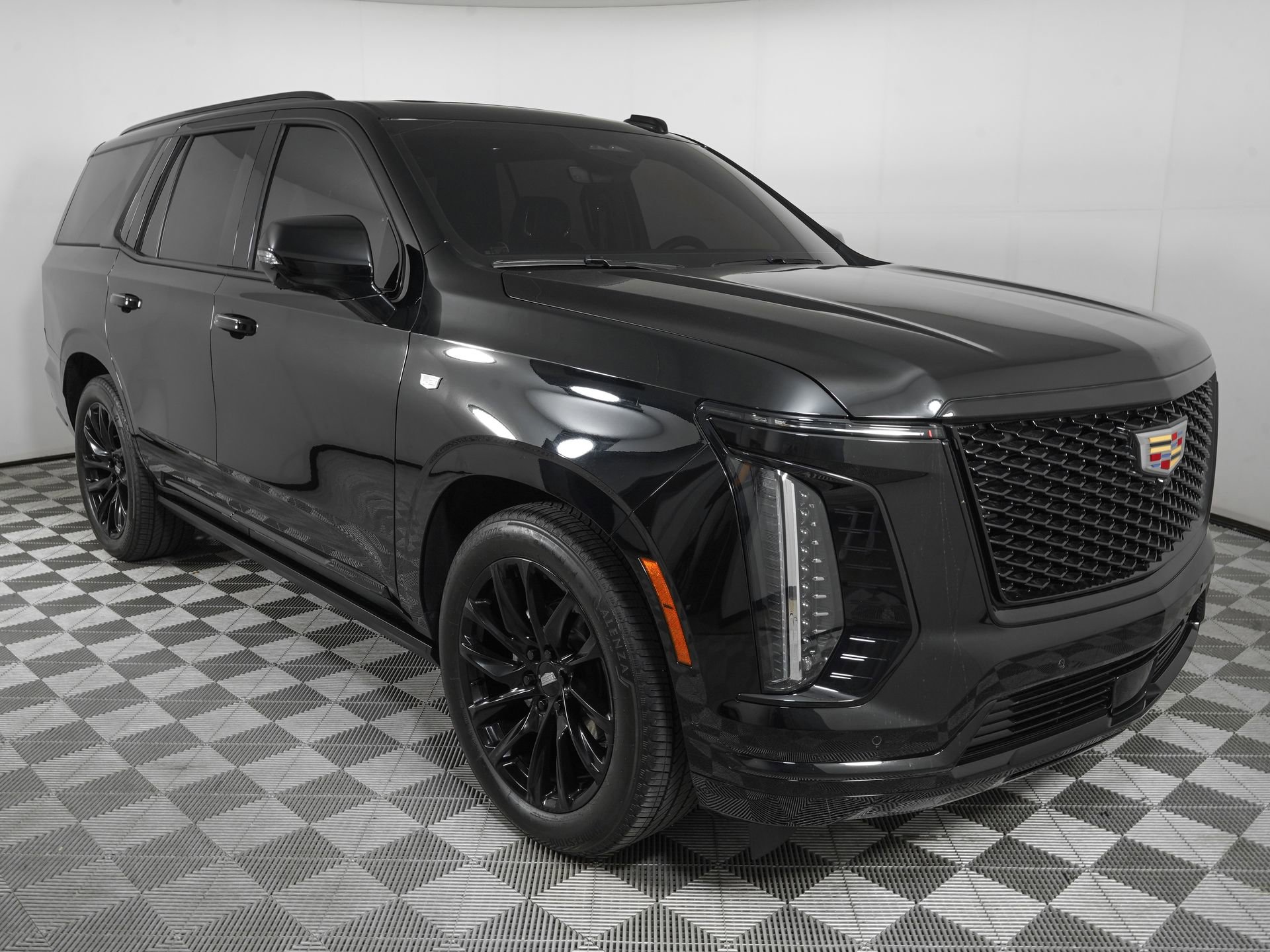 Used 2025 Cadillac Escalade Sport w/ Touring Package AWD/4WD image 3